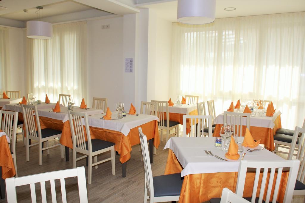 Hotel Villa Enea Cattolica Ngoại thất bức ảnh