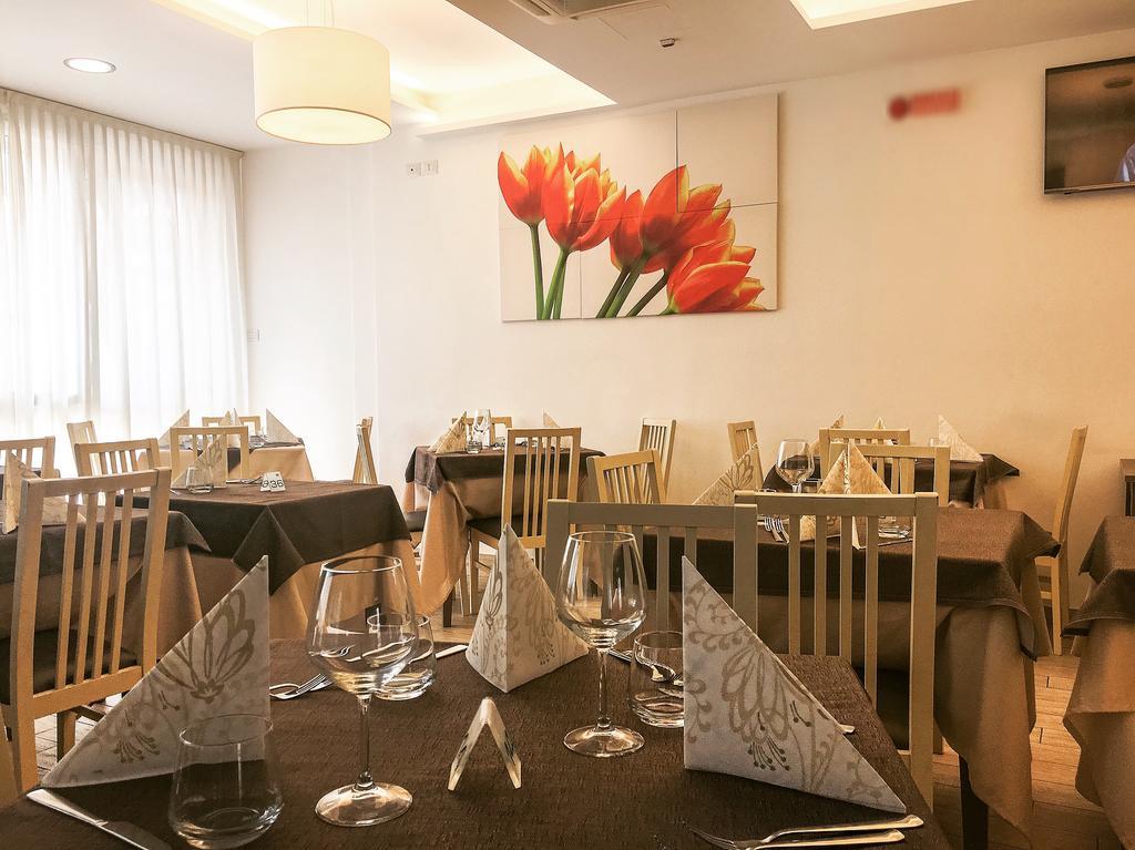 Hotel Villa Enea Cattolica Ngoại thất bức ảnh